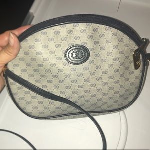 Vintage Gucci cross body bag